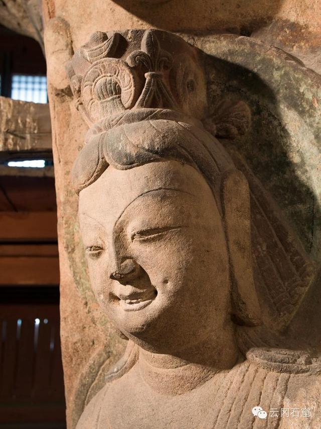 山西云冈石窟发现罕见露齿菩萨像