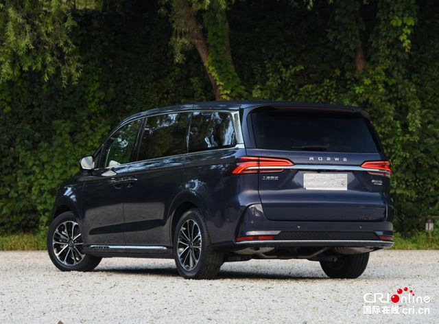 汽车频道【要闻列表】“陆地驾驶舱”起售18.88万