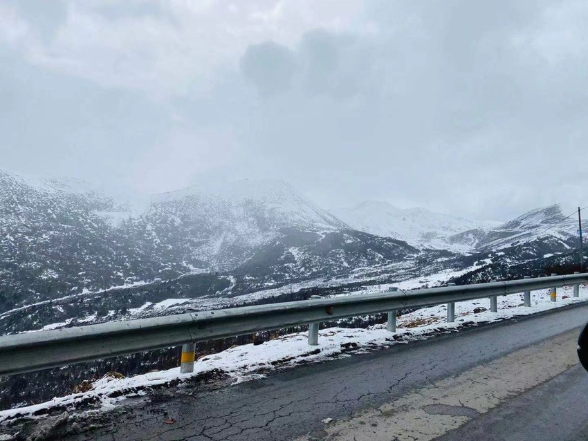 Pemandangan Perjalanan Menuju Tibet dari Sichuan_fororder_微信图片_20210309141802