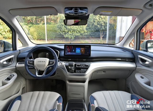 汽车频道【要闻列表】“陆地驾驶舱”起售18.88万