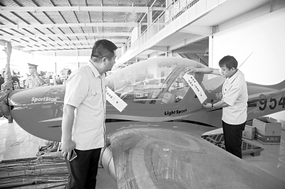 【河南在线列表】“老赖”不还钱两架飞机被执行 在河南尚属首例