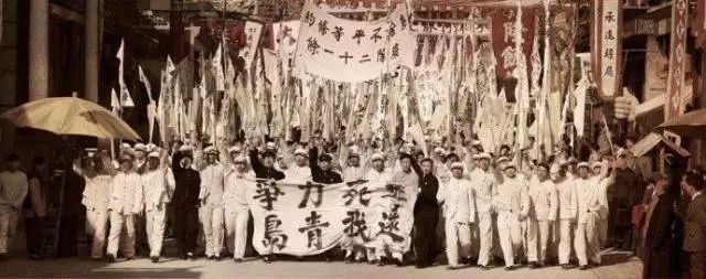 触动人心如果用100年的青春画一幅肖像会是什么模样