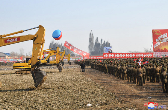朝鲜平壤市1万套住宅建设工程奠基典礼举行