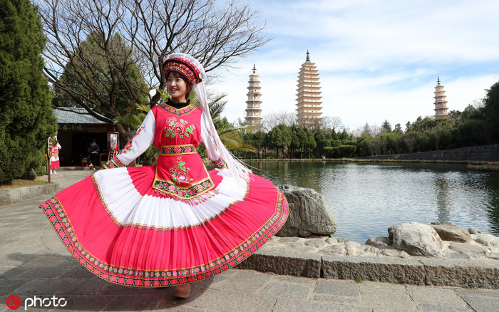 图片默认标题_fororder_白族少女