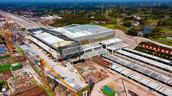 自贡沿滩:高铁东站建设如火如荼 政务服务便捷高效