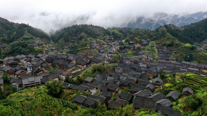 广西三江：雨后侗寨景色新