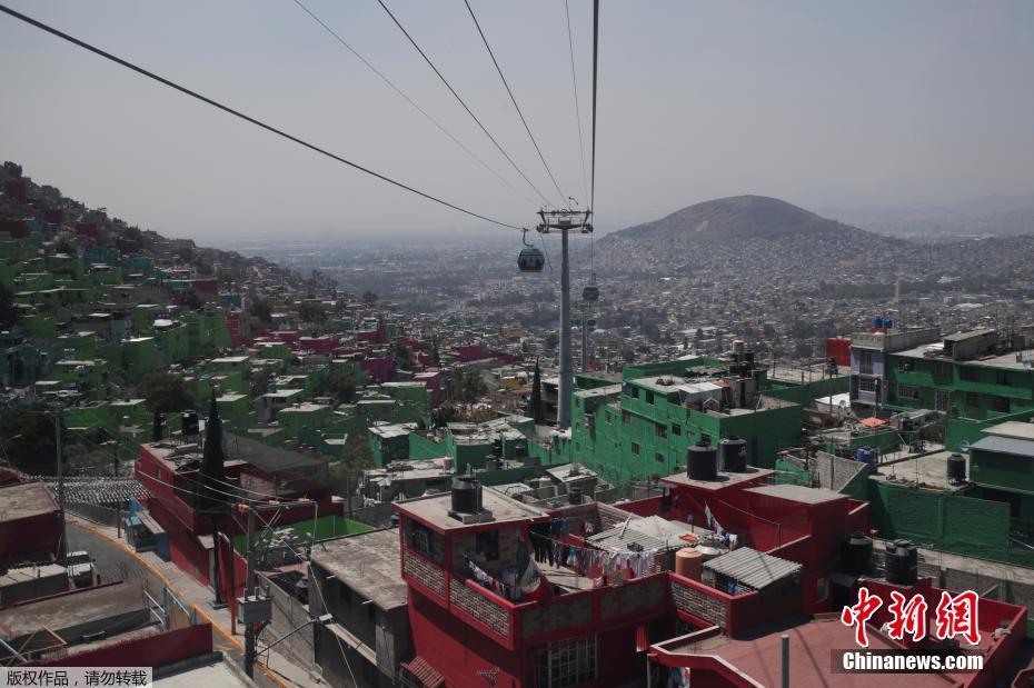 Ana amfani da bus din igiyar lantarki a birnin Mexico City_fororder_2168b0431ee0422aa9754b67d6098cc1