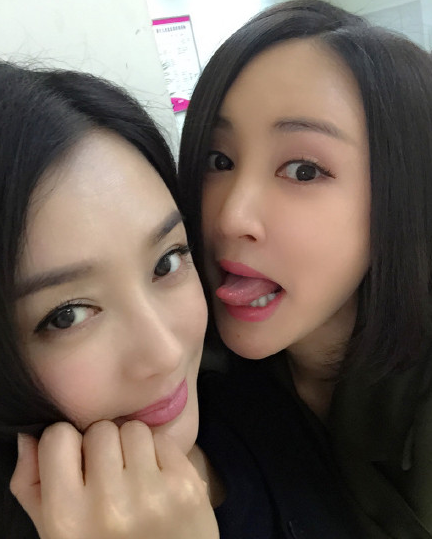 张歆艺伸舌欲舔秦岚:秀色可餐 决定把她吃掉