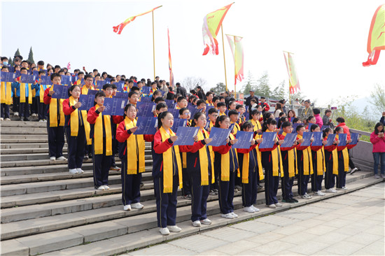 【原创】2021中国•灵宝《道德经》文化艺术周开幕_fororder_由各学校组成的万人吟诵道德经方队。 摄影 张芸曦.JPG