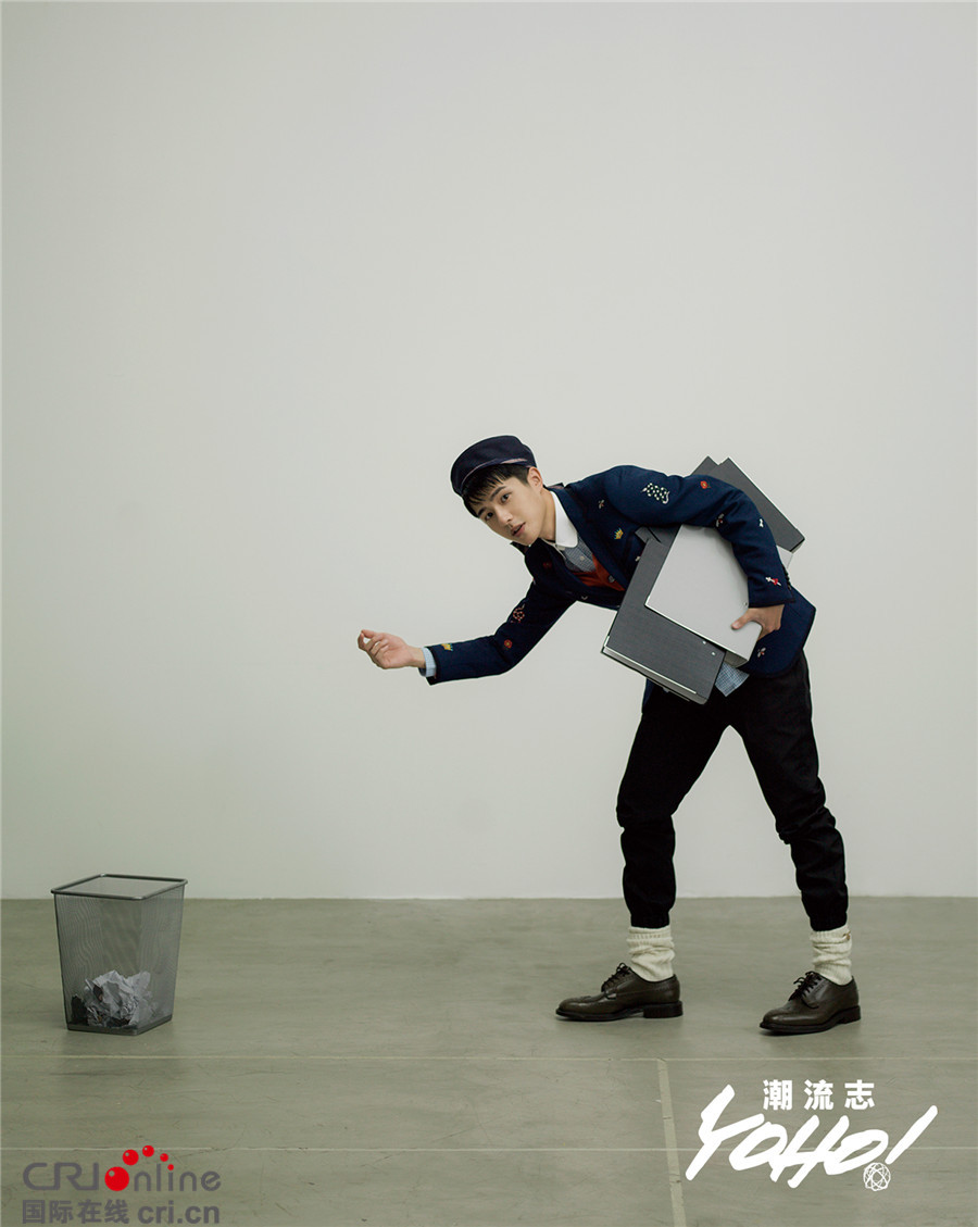 刘昊然登杂志封面 青春大男孩化身优雅绅士(图)