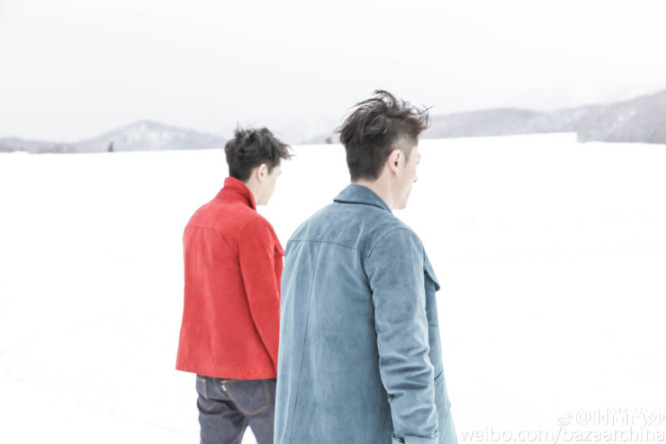 胡歌霍建华齐游北海道 雪地嬉戏基情满溢