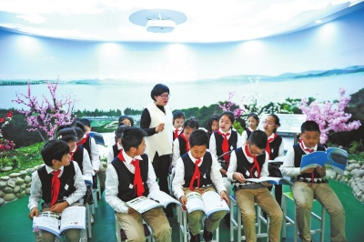 《大美东湖》生态教育让小学生当上“民间湖长”