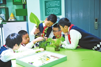 《大美东湖》生态教育让小学生当上“民间湖长”