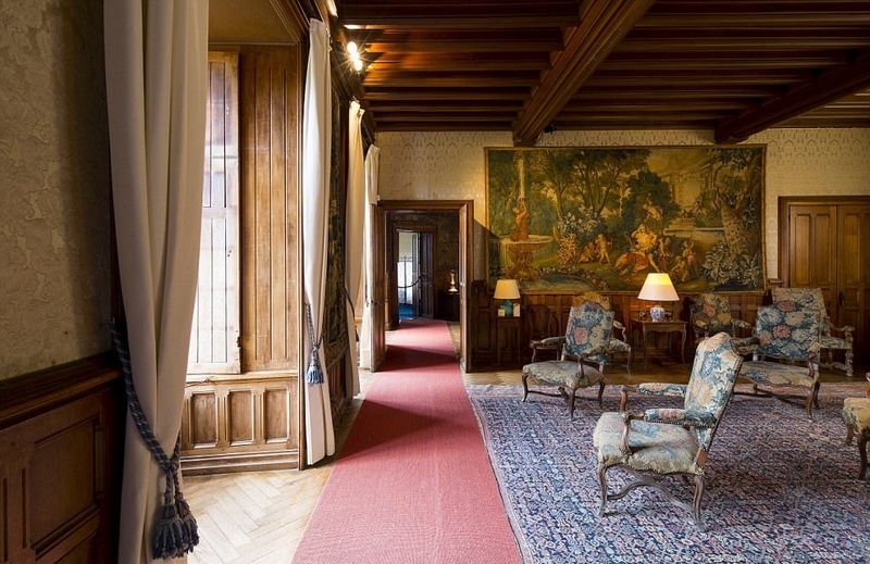 法国豪华城堡超低价拍卖 起拍价仅7.9元