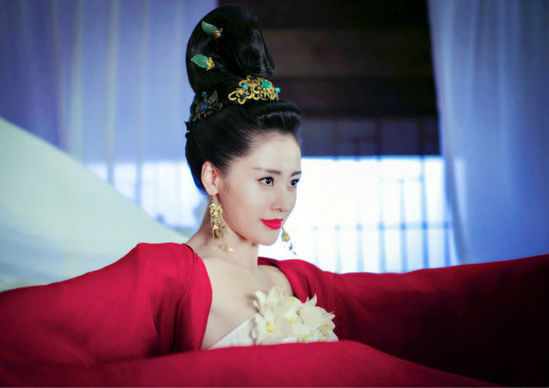 太子妃张天爱成新“国民老公” 一日吸粉25万