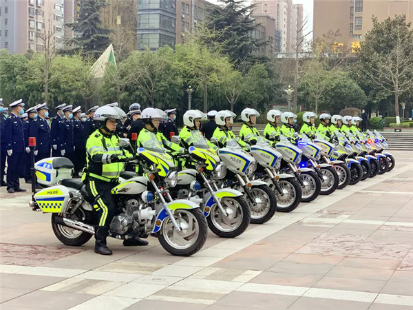 （审核）陕西宝鸡：又一批交警铁骑队亮相街头_fororder_图片110