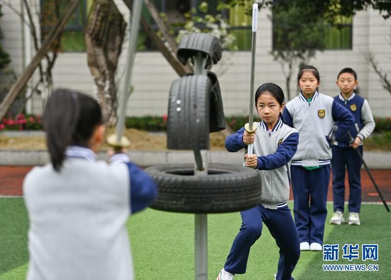 An shigar da wasan Kung Fu a cikin kwas na makarantar firamare ta Chengdu_fororder_1127217159_16158758387651n