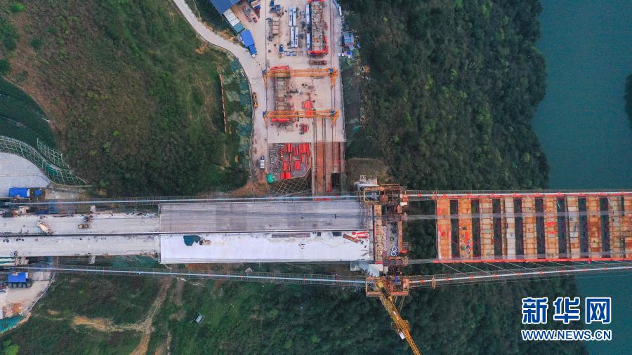 Jembatan Raksasa Yangbaoshan Guizhou Akan Dirampungkan_fororder_qq8