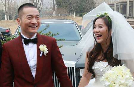 还记得《武林外传》的吕秀才吗?他娶主播娇妻儿女双全