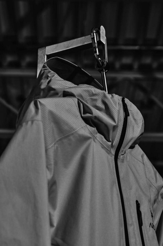 始祖鸟初春限量款 alpha sl anorak 强势来袭!