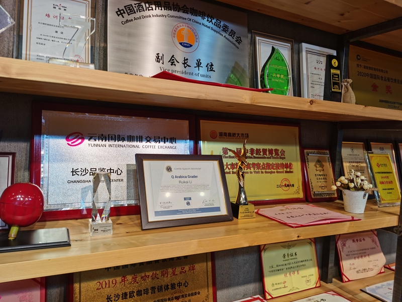 Ziyara zuwa titin shagunan sayar da kofin kasashen Afirka a kasar Sin_fororder_微信图片_20210319170625