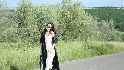 倪妮井柏然合體撒狗糧 小兩口甜蜜互動