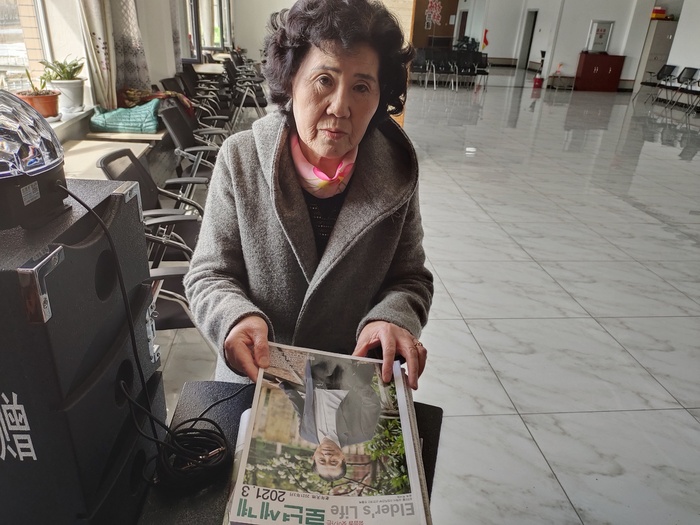 7년째 무상으로 신문잡지를 배달하는 사람_fororder_微信图片_20170330000149