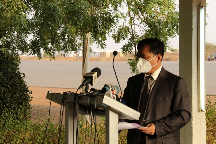 中国援助尼日尔新冠疫苗运抵尼亚美 尼总统到场迎接