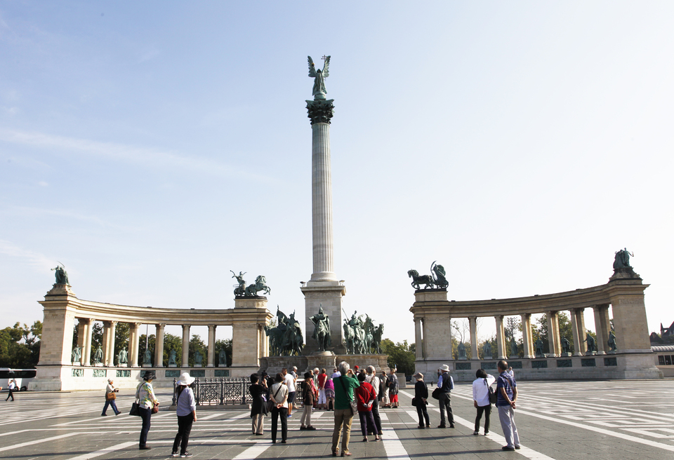 匈牙利布达佩斯的胜利广场_fororder_匈牙利布达佩斯的胜利广场  (1)