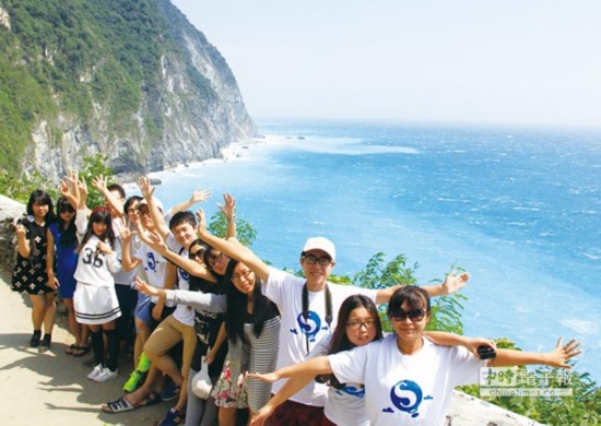 臺旅遊業:2015年陸客為臺創2300億觀光收入