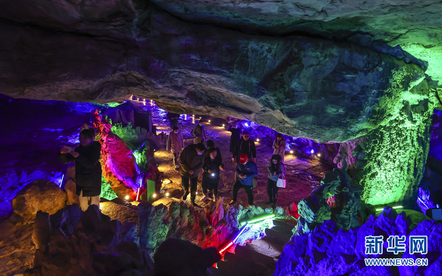 Gua Jiushan, Fengyang, Anhui Yang Terposona_fororder_d5