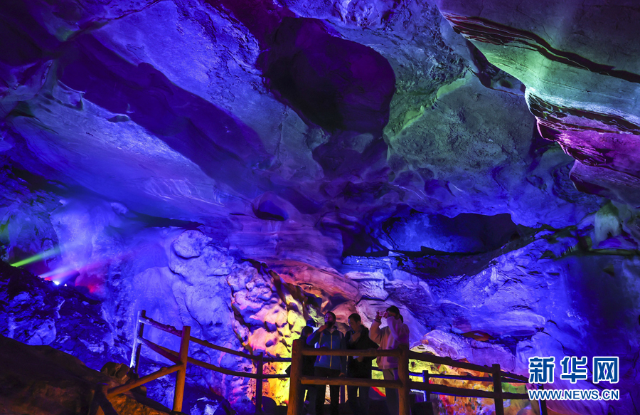 Gua Jiushan, Fengyang, Anhui Yang Terposona_fororder_d10