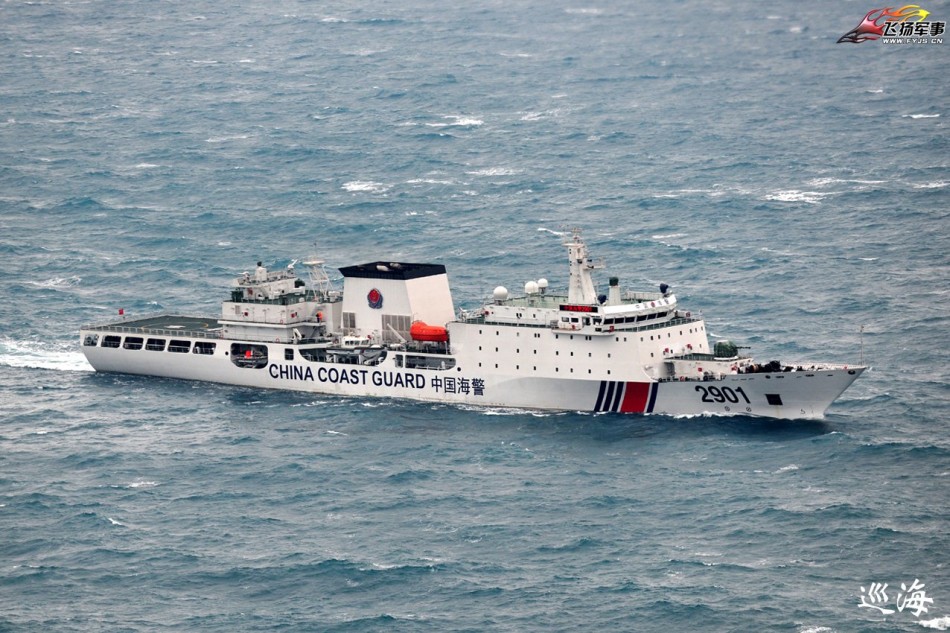 国产万吨海警船配备舰炮巡航