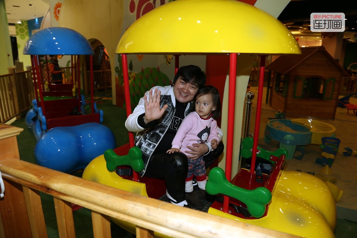 网络歌手现状:杨臣刚开3间公司赚几个亿 雪村变落魄