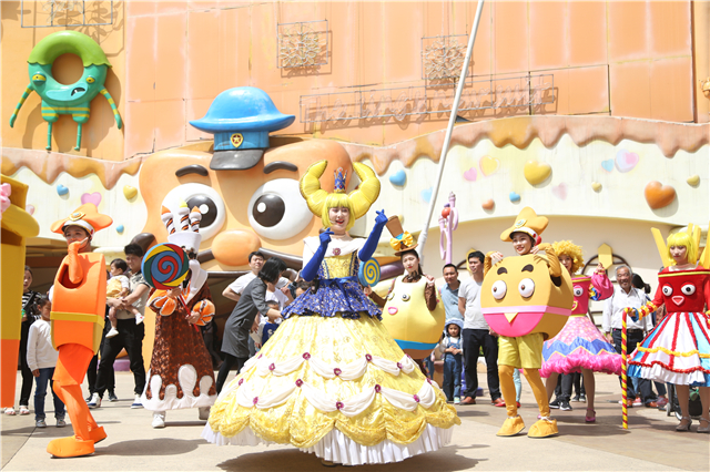 【湖北】【CRI原创】武汉欢乐谷超级儿童节成遛娃首选 “五一”迎客12万人次（组图）