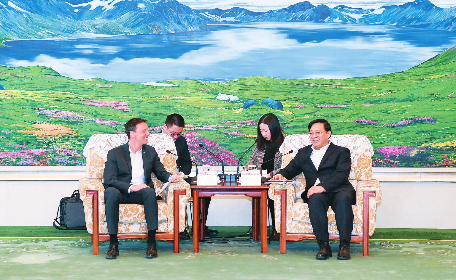 建设世界一流汽车企业 不断扩大合作成果