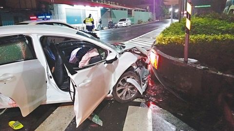 男子酒駕撞花圃致1死4傷 謊稱是女友開車(圖)