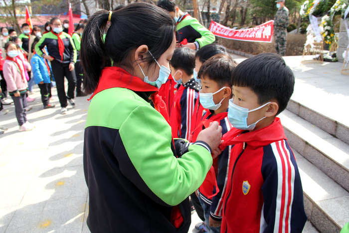 [청취자 내신] 청명절 앞두고 정형련렬사추모활동_fororder_IMG_1820