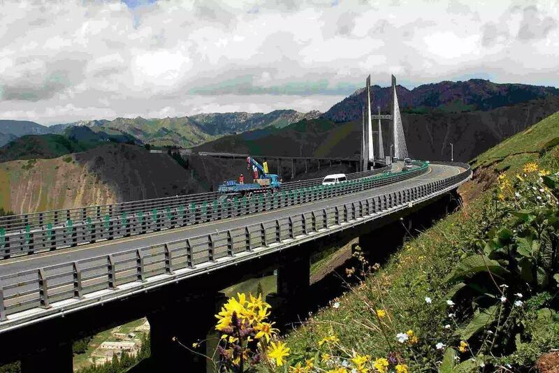Samar da karin ababen more rayuwa a Jihar Xinjiang alama ce ta muhimmanci da gwamnatin Sin ke dorawa ga ci gaban jihar_fororder_sharhi 25 03 21