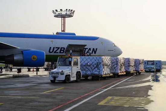 Unang pangkat ng bakunang Tsino, dumating ng Uzbekistan_fororder_20210328Uzbekistan3550