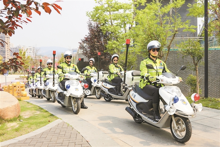 古田县公安局交警大队首支女子骑行队正式成立