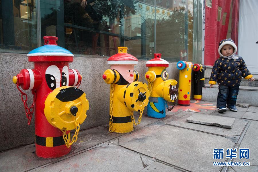 "萌萌哒"消防栓亮相南京街头(组图)