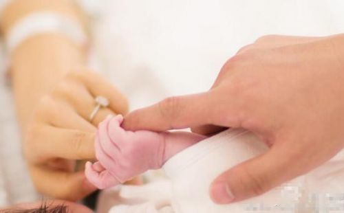 明星扎堆结婚生子首秀孩子照片非常有格调