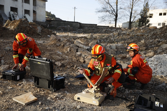 （供稿）貴州省消防救援總隊舉行跨區域地震救援實戰拉練_fororder_演練2