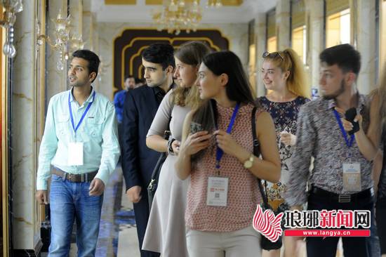 【齐鲁大地-文字列表】【走遍山东-临沂】(页面标题)中国临沂商博会10万人次参展参会(内容页标题)第八届中国临沂商博会10万人次参展参会 【齐鲁大地-文字列表】【走遍山东-临沂】(页面标题)中国临沂商博会10万人次参展参会(内容页标题)第八届中国临沂商博会10万人次参展参会