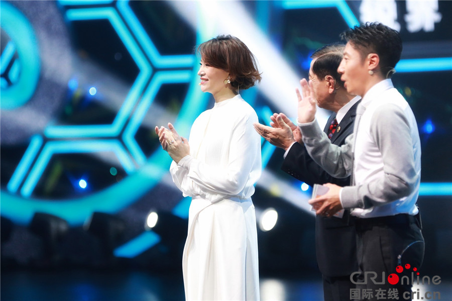 图片默认标题_fororder_董卿三度加盟《挑战不可能》2