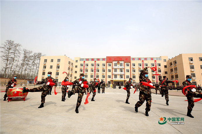 Ga yadda ake maraba da shigar da sabbin sojoji ta hanyar musamman_fororder_2