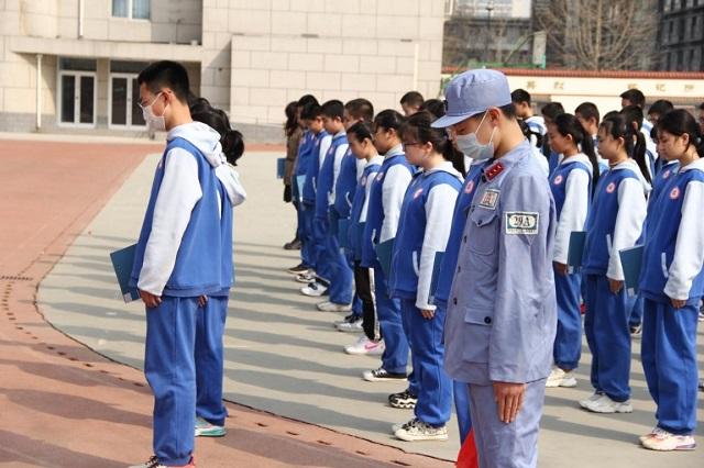 北京市佟麟阁学校开展"缅怀先烈 致敬英雄"主题活动