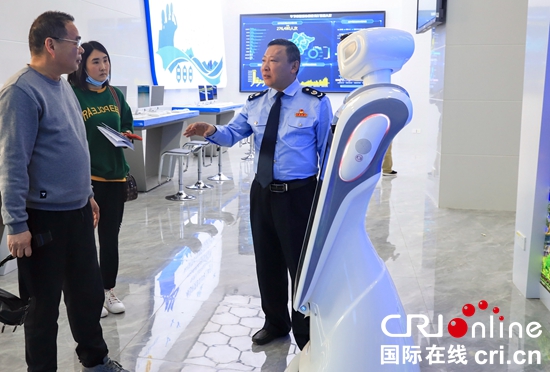 （供稿）貴州省首個智慧辦稅機器人在畢節“上崗”_fororder_image_202104121051