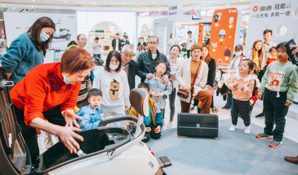 雅迪冠能2.0系列一经上市就获好评？靠实力引领口碑！